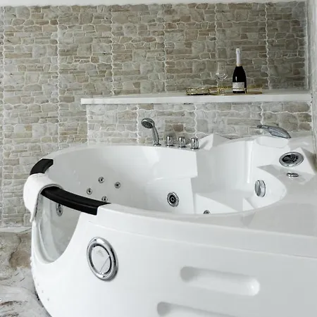 Lux Me - Jacuzzi & Suites Trastevere Guest house