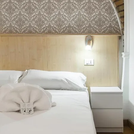 Lux Me - Jacuzzi & Suites Trastevere Guest house Rome