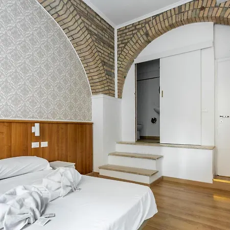 Lux Me - Jacuzzi & Suites Trastevere Rome